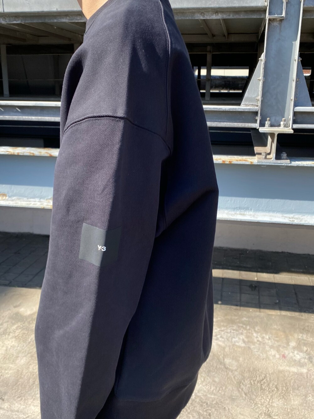 「スウェット、キャップ、オールブラック、オーバーサイズ、Danke schon、カーゴパンツ、休日コーデ、Y-3、春コーデ、今日のコーデ」｜「Y-3のアイテム（キャップ、ブラック系）」を使った、takuya satoさん（メンズ・163cm）の冬コーディネートの2枚目の写真