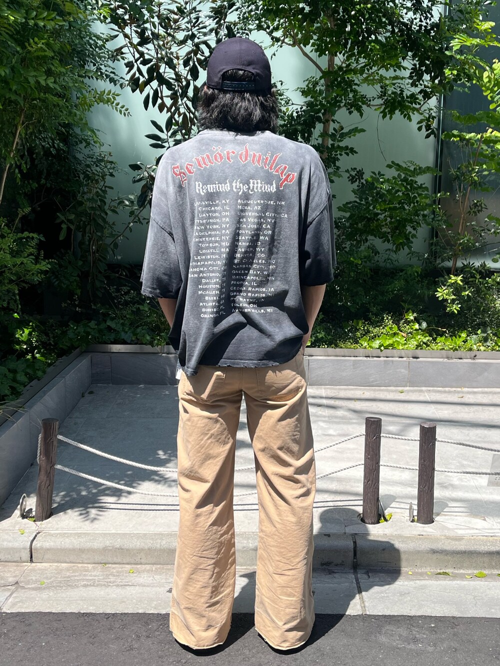 「Tシャツ、Ｔシャツ、おすすめ、オススメ、オススメコーデ、ファッション、ファッション手当、ファッションショー、ファッション好きと繋がりたい、ファッションの力を信じよう、ファッションを楽しもう、いいね、いいね&フォロー よろしくお願いします☺︎、いいね＆フォロー よろしくお願いします！、いいね返し」｜「DANKE SCHONのDankeSchon/ダンケシェーン/PIGMENT SPRAY S/S TEE MORTAL（Tシャツ/カットソー、ブラック系）」を使った、MASATOさん（メンズ・178cm）の春コーディネートの2枚目の写真