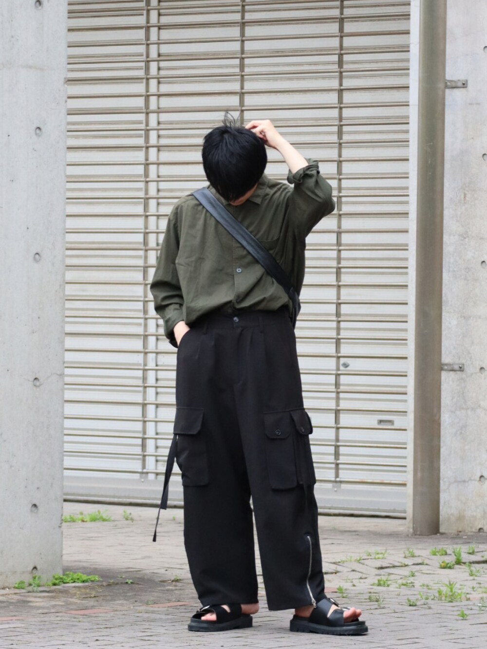 りゅんやさんの「Parachute slacks/パラシュートスラックス（CASPER JOHN）」を使ったコーディネートの3枚目の写真