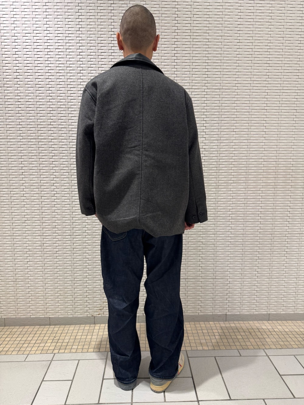 その他のカバーオールを着用したメンズの冬コーディネートの3枚目の写真