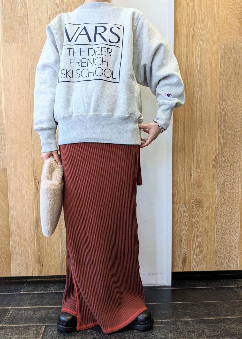 「ベースレンジ、baserange、チャンピオン、Champion、アコーク、ACOC、ADAM ET ROPÉ、FEMME、骨格ストレート、イエベ、ブルべ、カジュアル、大人カジュアル、モード、レイヤード」｜「ADAM ET ROPE'の［新色追加］トラックソールストレッチブーツ（ブーツ、ブラック系）」を使った、mayakatsuraさん（レディース・153cm）の秋コーディネートの6枚目の写真