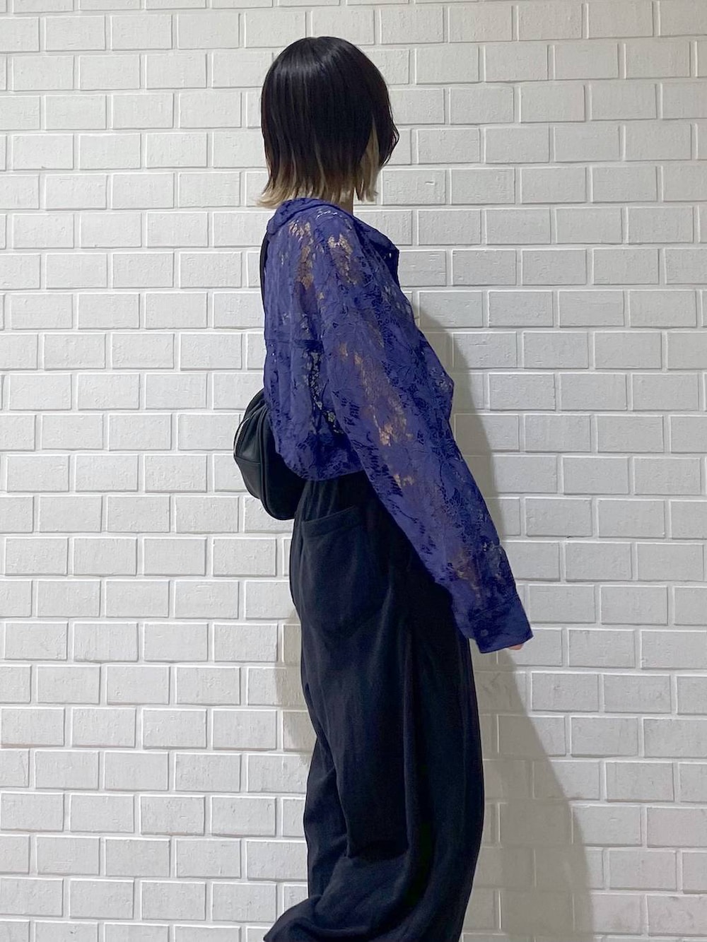 「カジュアル、ベーシック/シンプル、女子ウケ、PAGEBOY、シャツ、シャツスタイル、スウェット、スウェットパンツ、厚底シューズ、ブーツ」｜「PAGEBOYのレースアップソックスブーツ（ブーツ、ブラウン系）」を使った、matsuさん（レディース・156cm）の夏コーディネートの7枚目の写真