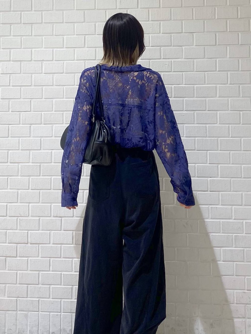 「カジュアル、ベーシック/シンプル、女子ウケ、PAGEBOY、シャツ、シャツスタイル、スウェット、スウェットパンツ、厚底シューズ、ブーツ」｜「PAGEBOYのレースアップソックスブーツ（ブーツ、ブラウン系）」を使った、matsuさん（レディース・156cm）の夏コーディネートの6枚目の写真