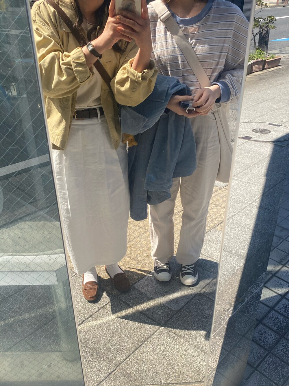 「韓国ファッション、韓国、ユニクロ、プチプラ」｜「UNIQLOのアイテム（ミリタリージャケット、イエロー系）」を使った、fullmoonさん（レディース・157cm）の春コーディネートの2枚目の写真