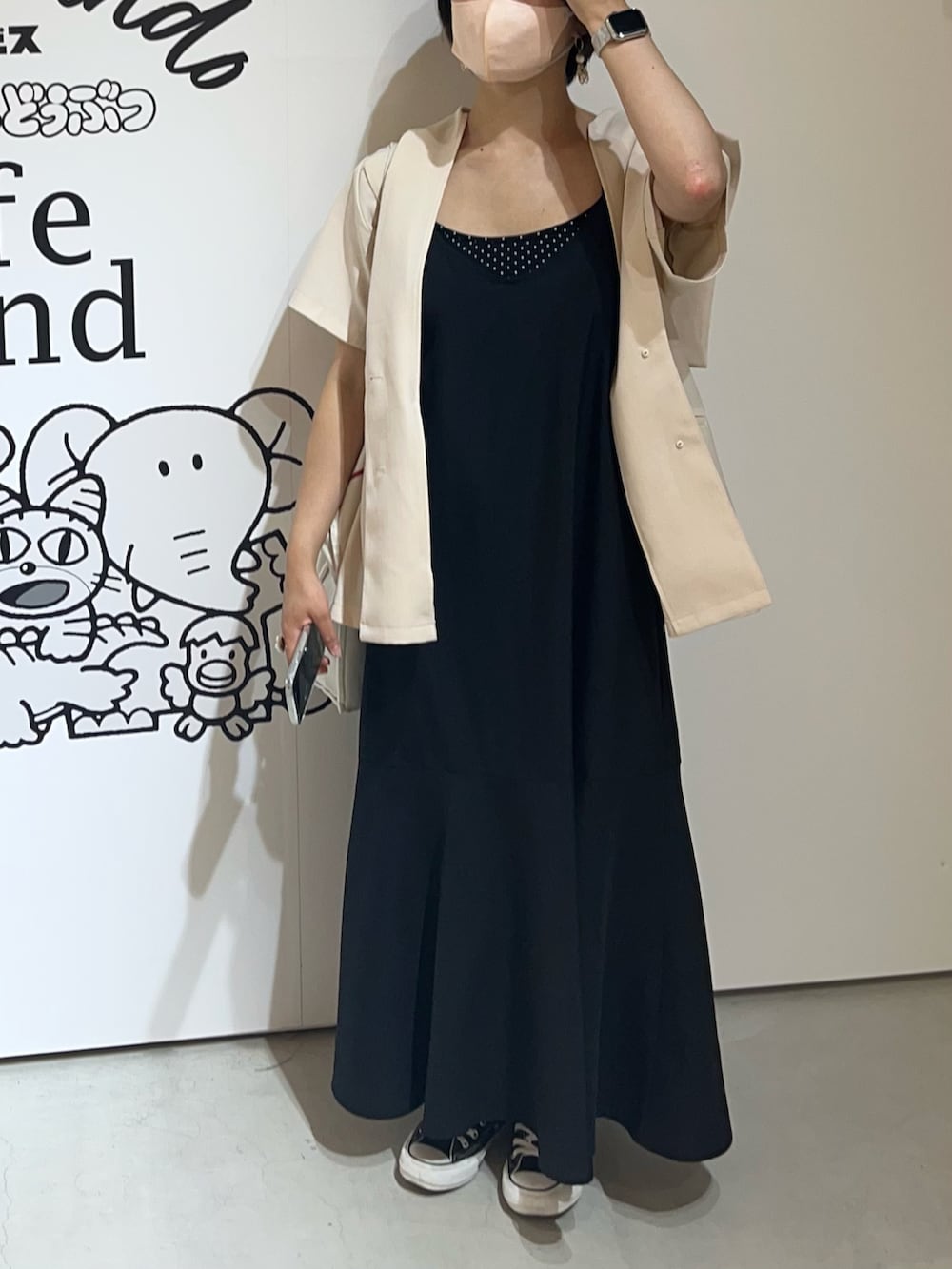 「キャミワンピ」｜「Heatherのリネンライクセーラーカラー半袖ジャケット　275483（テーラードジャケット、ベージュ系）」を使った、manaさん（レディース・157cm）の秋コーディネートの2枚目の写真