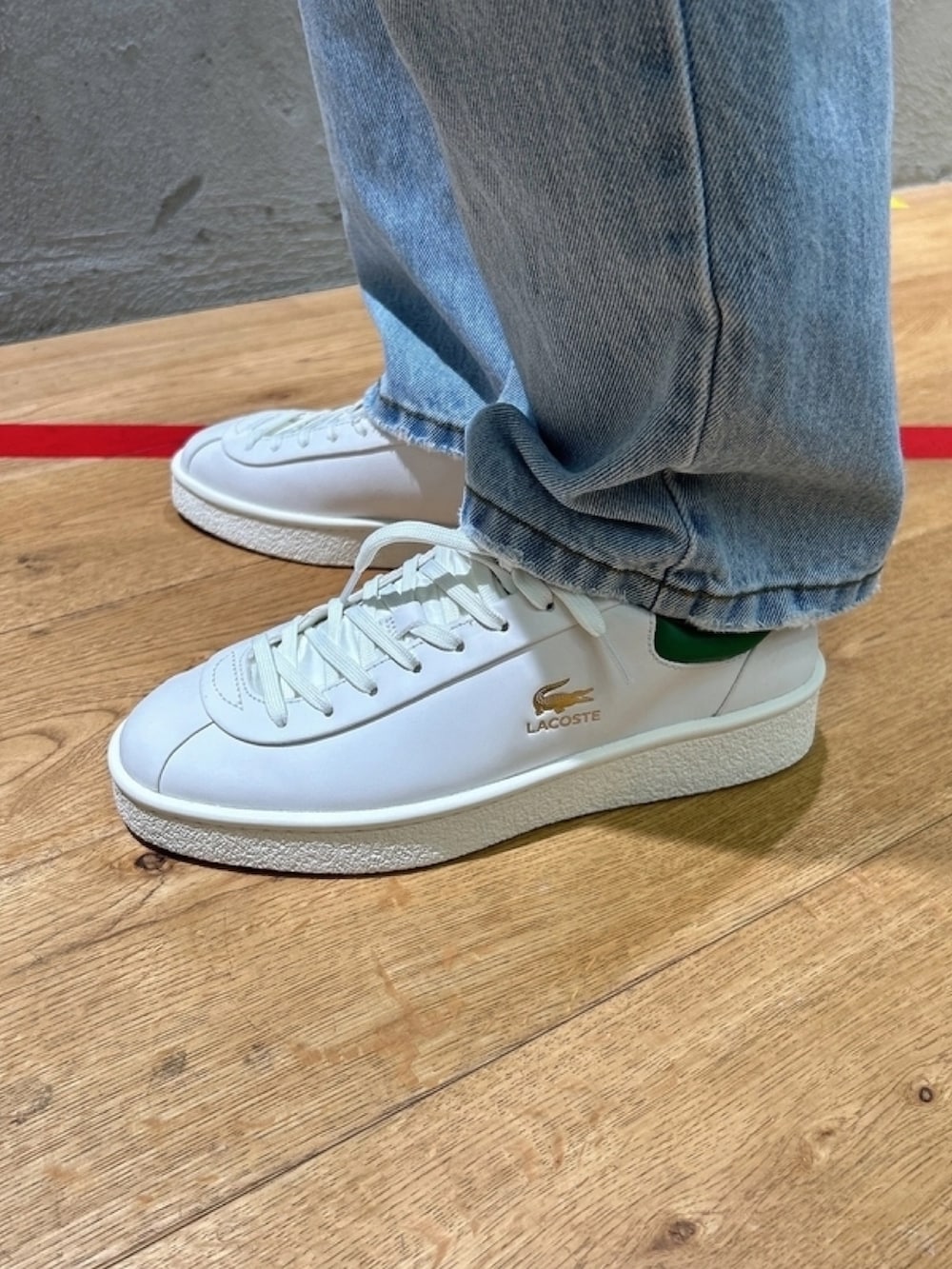 「カーディガン、ショルダーバッグ、ハンドバッグ」｜「LACOSTEのトーナルアーガイル柄 Vネックコットンニットカーディガン（カーディガン/ボレロ、グリーン系）」を使った、momoさん（レディース・166cm）の春コーディネートの7枚目の写真