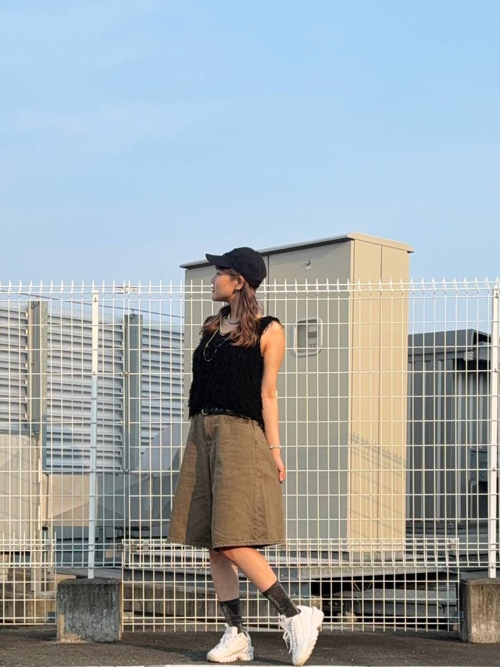 「骨格ストレート、高身長、カジュアル、カジュアルコーデ」|「LOWRYS FARMのCASUALCLASSIC25 283907(キャップ、ブラック系)」を使った、soyosukeさん(レディース・170cm)の夏コーディネートの2枚目の写真