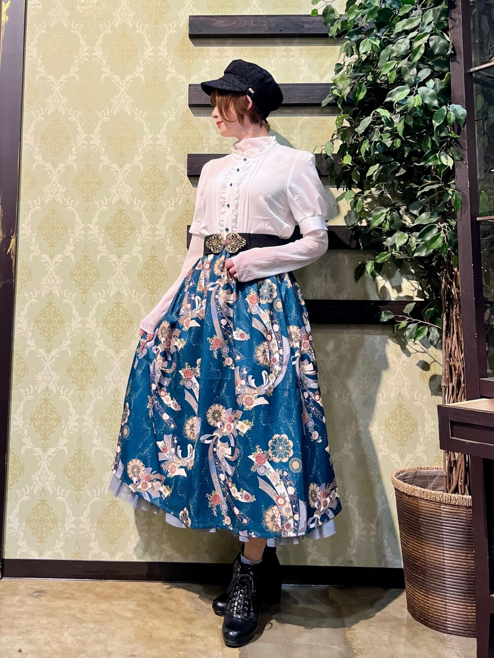 「春めき満開コーデ、キャップ、ワンピース、デートコーデ、休日スタイル、お出かけコーデ、axes femme、オトナカワイイ、お花見コーデ、レイヤードスタイル、ワンピーススタイル、着物」|「axes femmeの燦爛柄ワンピース(ワンピース、ブルー系)」を使った、ハナミズキさん(レディース・158cm)の春コーディネートの4枚目の写真