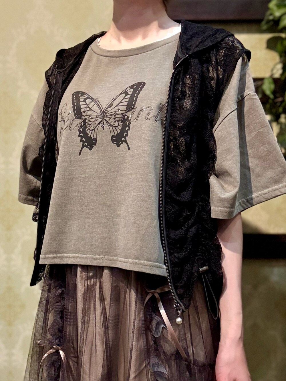 「サンダル、ショルダーバッグ、デートコーデ、ロングスカート、キャップ、きれいめカジュアル、レイヤードスタイル、シアートップス、夏コーデ、axes femme、おでかけコーデ、大人ファッション、カジュアルスタイル、オトナカジュアル、大人可愛い」｜「axes femmeの総レースキャスケット（キャスケット、ブラック系）」を使った、ハナミズキさん（レディース・158cm）の夏コーディネートの8枚目の写真