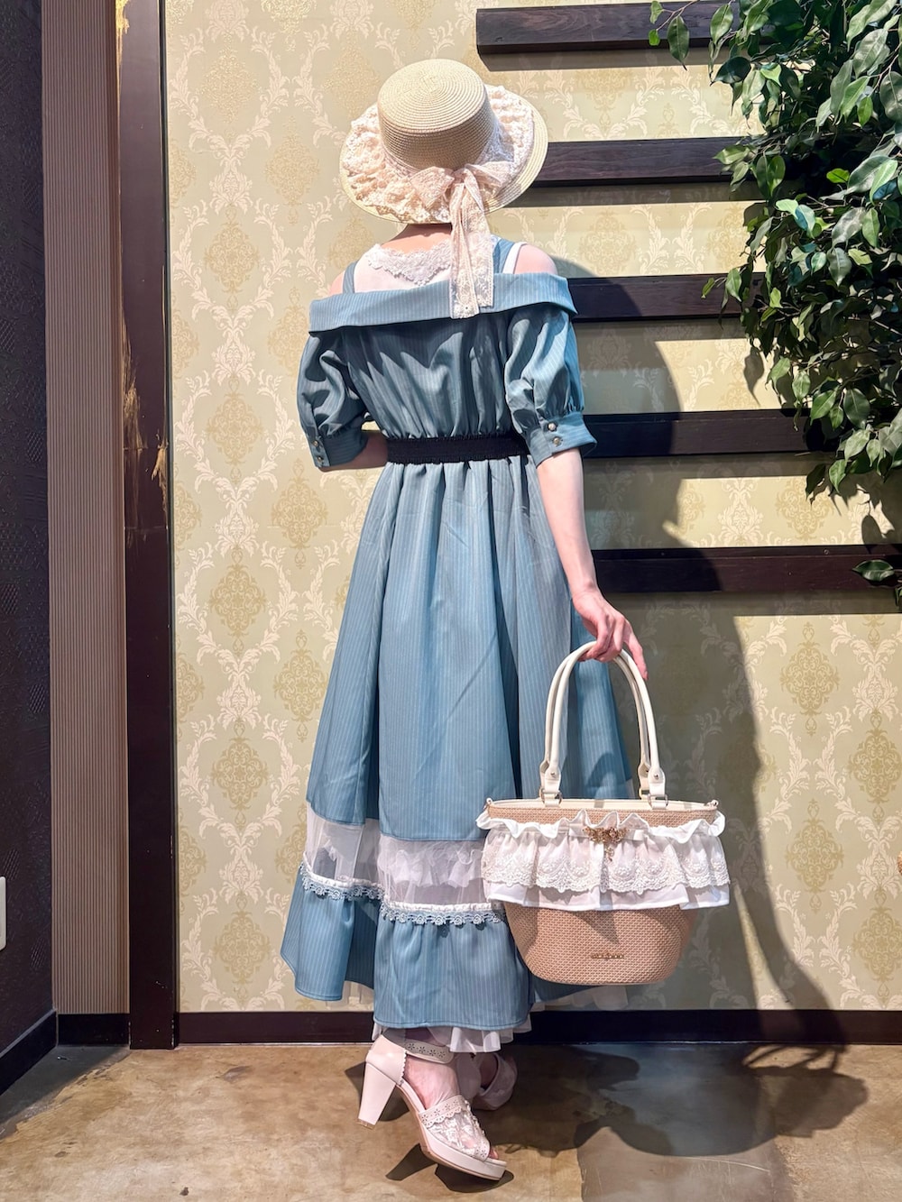 「サンダル、やっぱり帽子が好き、お出かけコーデ、リボン、デートコーデ、ワンピース、きれいめカジュアル、レイヤードスタイル、axes femme、カタログ掲載アイテム_axes femme、おでかけコーデ、初夏コーデ、大人かわいい、大人女子、大人可愛い」|「axes femmeのレースリボンフリルカンカン帽(ハット、ホワイト系)」を使った、ハナミズキさん(レディース・158cm)の春コーディネートの3枚目の写真