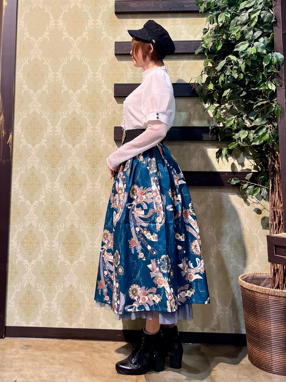 「春めき満開コーデ、キャップ、ワンピース、デートコーデ、休日スタイル、お出かけコーデ、axes femme、オトナカワイイ、お花見コーデ、レイヤードスタイル、ワンピーススタイル、着物」|「axes femmeの燦爛柄ワンピース(ワンピース、ブルー系)」を使った、ハナミズキさん(レディース・158cm)の春コーディネートの5枚目の写真