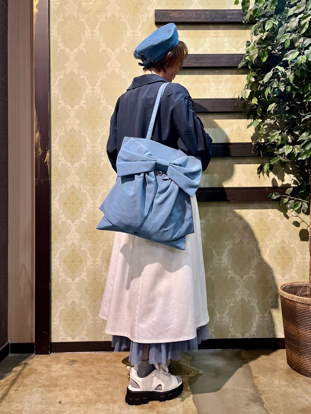 「春めき満開コーデ、春色、大人カジュアル、ワンピース、休日スタイル、デートコーデ、お出かけコーデ、リボン、axes femme、春服コーデ、大人ガーリー、お花見コーデ、ワンピーススタイル、デイリーカジュアル、花柄」|「axes femmeのレースアップデニムベレー(ハンチング/ベレー帽、ブルー系)」を使った、ハナミズキさん(レディース・158cm)の春コーディネートの3枚目の写真