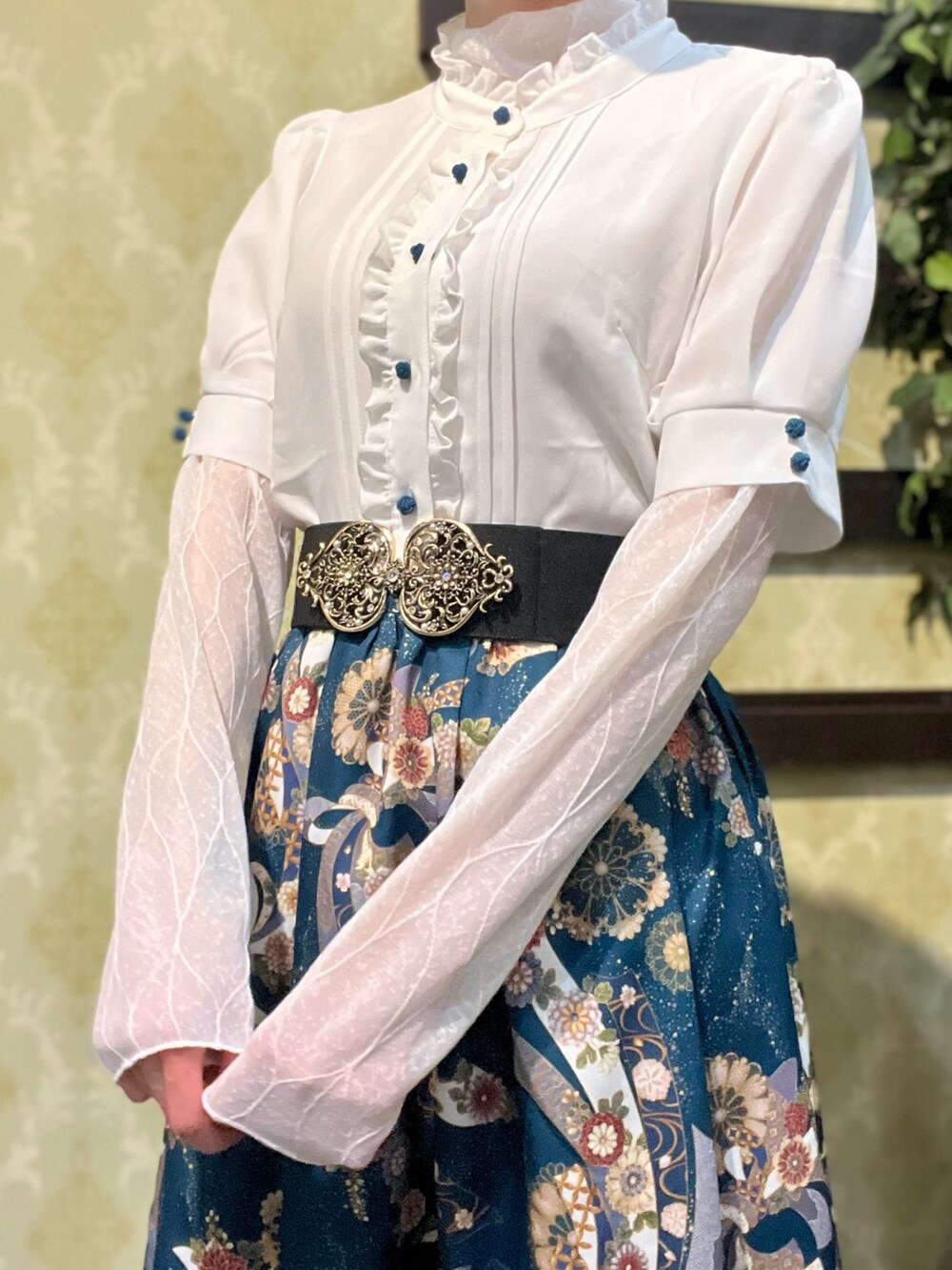 「春めき満開コーデ、キャップ、ワンピース、デートコーデ、休日スタイル、お出かけコーデ、axes femme、オトナカワイイ、お花見コーデ、レイヤードスタイル、ワンピーススタイル、着物」|「axes femmeの燦爛柄ワンピース(ワンピース、ブルー系)」を使った、ハナミズキさん(レディース・158cm)の春コーディネートの7枚目の写真