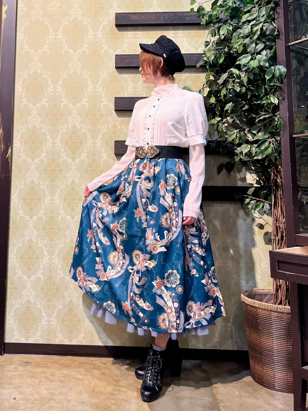 「春めき満開コーデ、キャップ、ワンピース、デートコーデ、休日スタイル、お出かけコーデ、axes femme、オトナカワイイ、お花見コーデ、レイヤードスタイル、ワンピーススタイル、着物」|「axes femmeの燦爛柄ワンピース(ワンピース、ブルー系)」を使った、ハナミズキさん(レディース・158cm)の春コーディネートの10枚目の写真