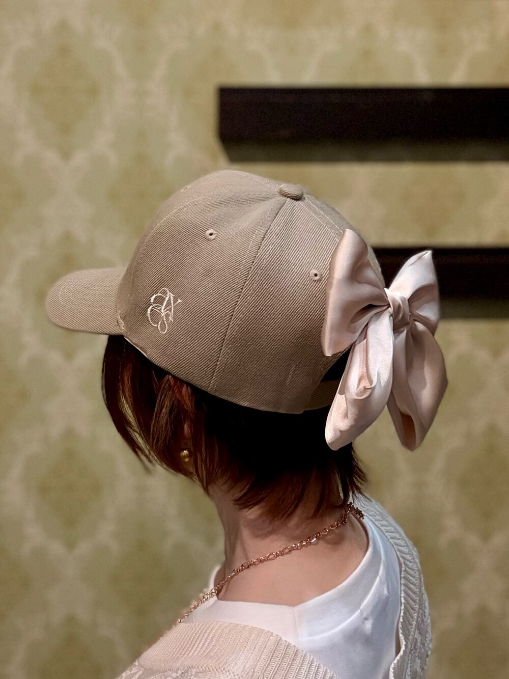 「スポーツミックス、サンダル、白Tシャツ、やっぱり帽子が好き、お出かけコーデ、ショルダーバッグ、リボン、デートコーデ、淡色コーデ、キャップ、きれいめカジュアル、レイヤードスタイル、axes femme、カタログ掲載アイテム_axes femme、キレイめカジュアル」|「axes femmeの裾レース楊柳ワイドパンツ(その他パンツ、グリーン系)」を使った、ハナミズキさん(レディース・158cm)の春コーディネートの9枚目の写真