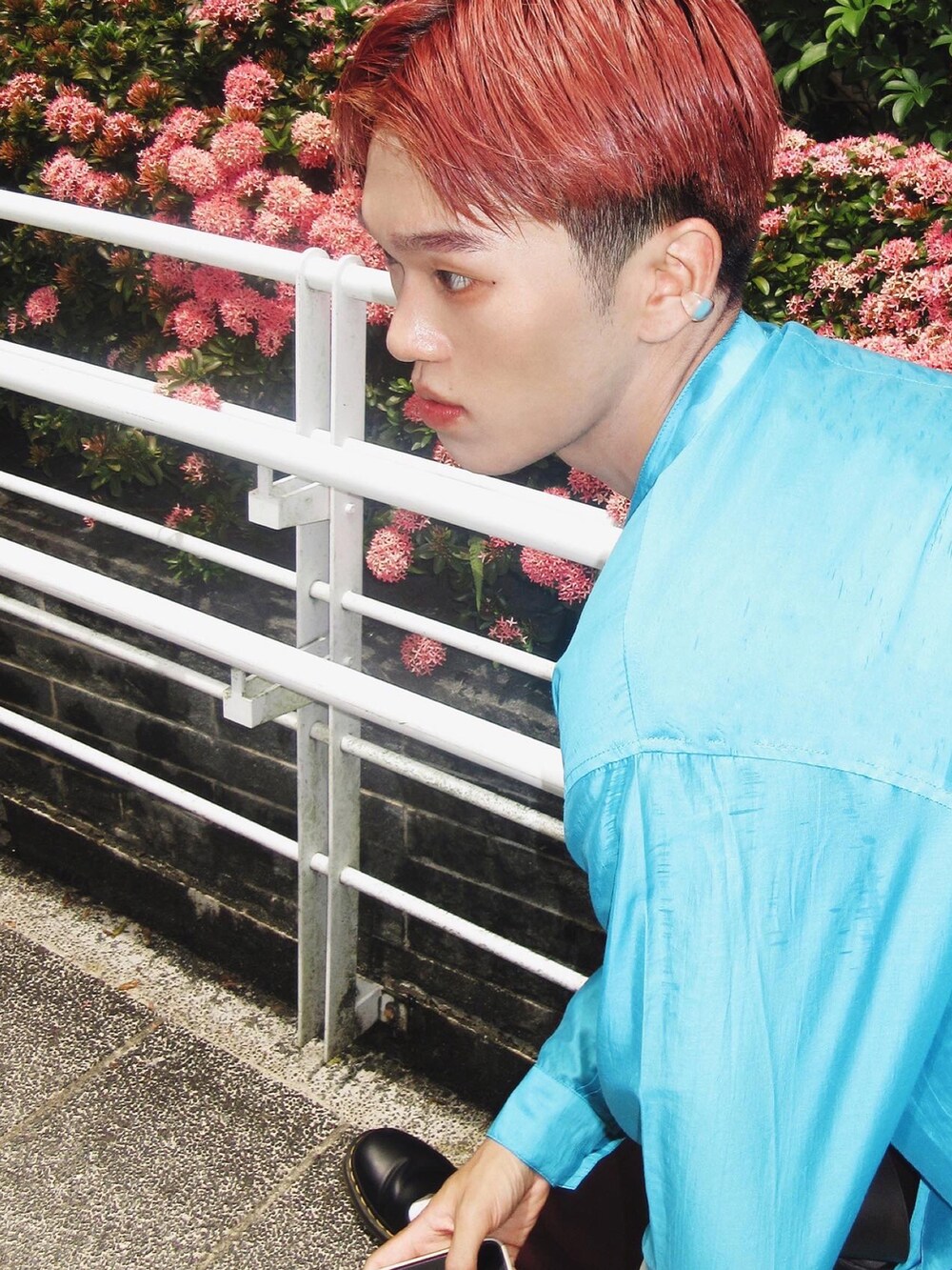 「ITEMS URBANRESEARCHのシアーバンドカラーブラウス（シャツ/ブラウス、ブルー系）」を使った、Hsuanさん（メンズ・174cm）の夏コーディネートの2枚目の写真