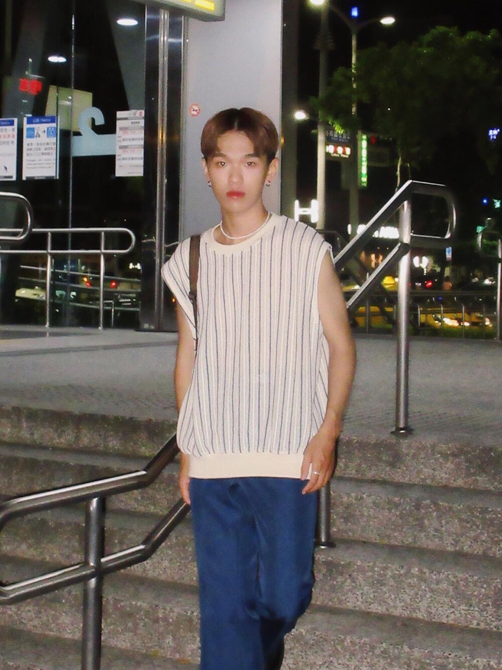「lou’sのアイテム（ニット/セーター、ホワイト系）」を使った、Hsuanさん（メンズ・174cm）の夏コーディネートの2枚目の写真