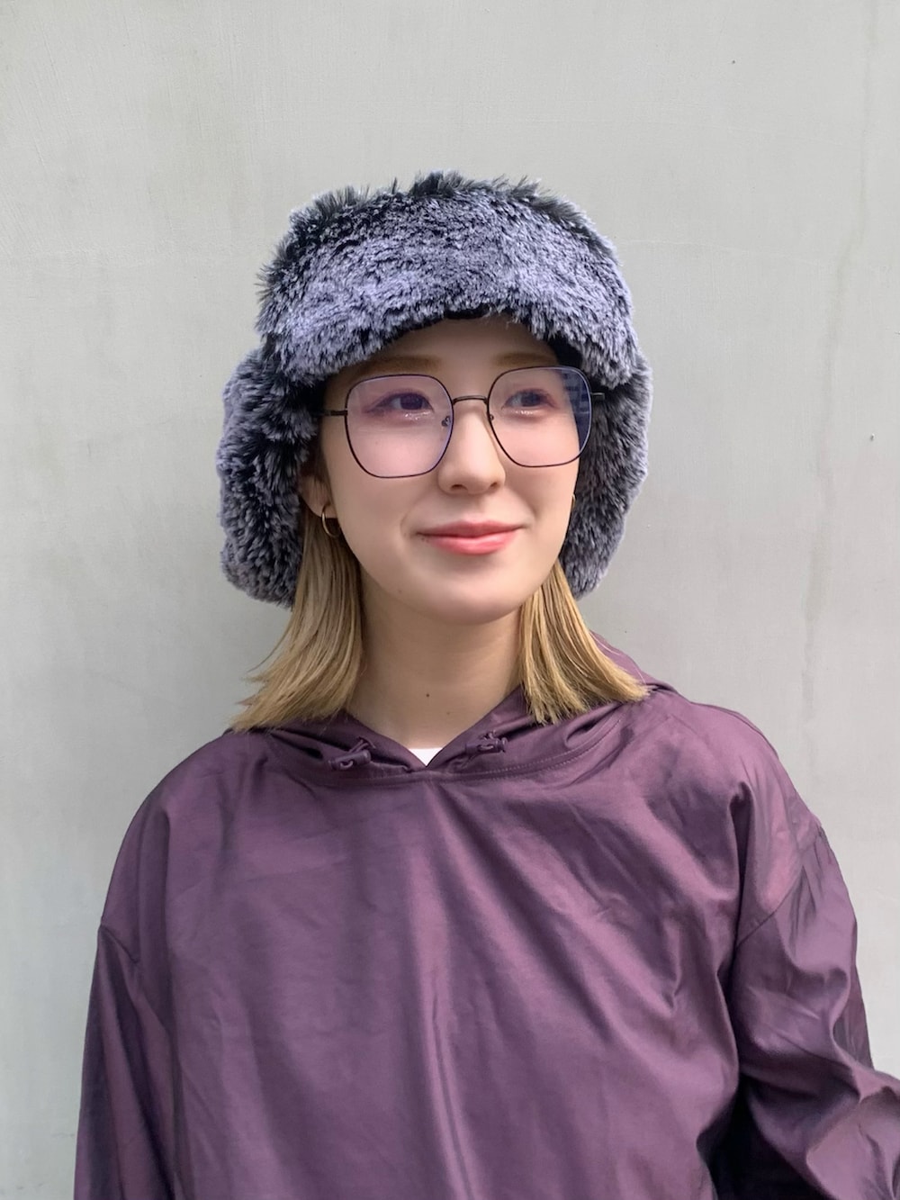 「HUF、トラッパーキャップ、トラッパー、イヤーフラップキャップ、フライトキャップ、アノラックパーカー、スラックス、スポーツミックス、秋服コーデ、シンプル、マウンテンパーカー」｜「HUFのHUF INTERGALACTIC AVIATOR HAT / ハフ（ハット、ブラック系）」を使った、ishishi30さん（レディース・155cm）の秋コーディネートの2枚目の写真