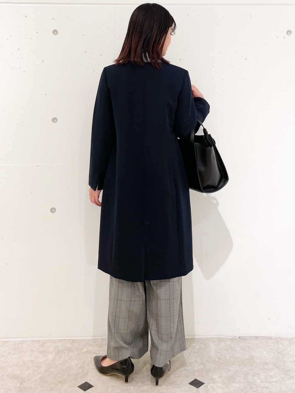 「パンプス、オフィス、タートルネック、プチプラ、お仕事スタイル、オフィススタイル、オフィスカジュアル、お仕事コーデ、お仕事、オフィスコーデ」｜「ROPE' PICNICの【360°ウルトラストレッチ】ワンピース（ノーカラーコート、ブルー系）」を使った、MAMIさん（レディース・156cm）の秋コーディネートの2枚目の写真