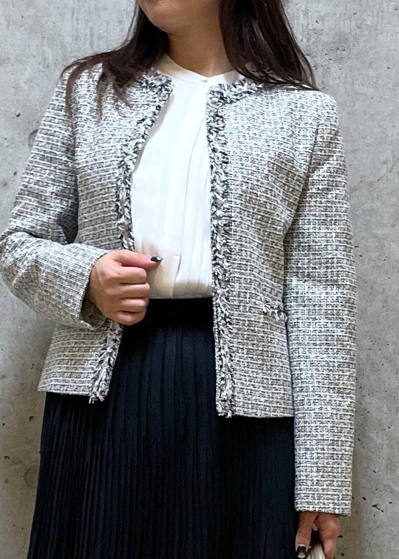 「西宮阪急、153cm、ブラウス、ホワイト、ジャケット、ノーカラー、ネイビー、フレアスカート、Y BAG、セレモニー、入卒園、通勤、お出かけ、～155cm、低身長」｜「ROPE'のVカットポインテッドパンプス（パンプス、ベージュ系）」を使った、HARUさん（レディース・153cm）の冬コーディネートの4枚目の写真
