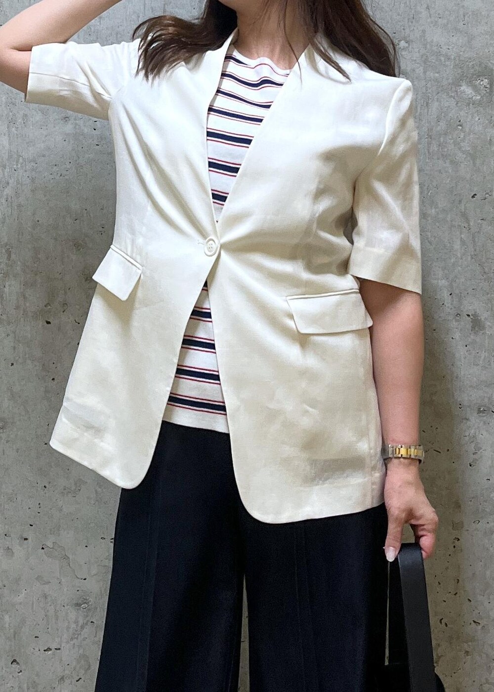 「西宮阪急、153㎝、リネン、サングラス、レザーバッグ、ワンハンドル、フレンチスリーブ、ボーダー、パンツ、デニム、ワイド、Vカット、ペタンコ、ROPÉ、24SS夏の新作」｜「ROPE'のAudrey Pumps （オードリー パンプス）（パンプス、ブラック系）」を使った、HARUさん（レディース・153cm）の夏コーディネートの5枚目の写真