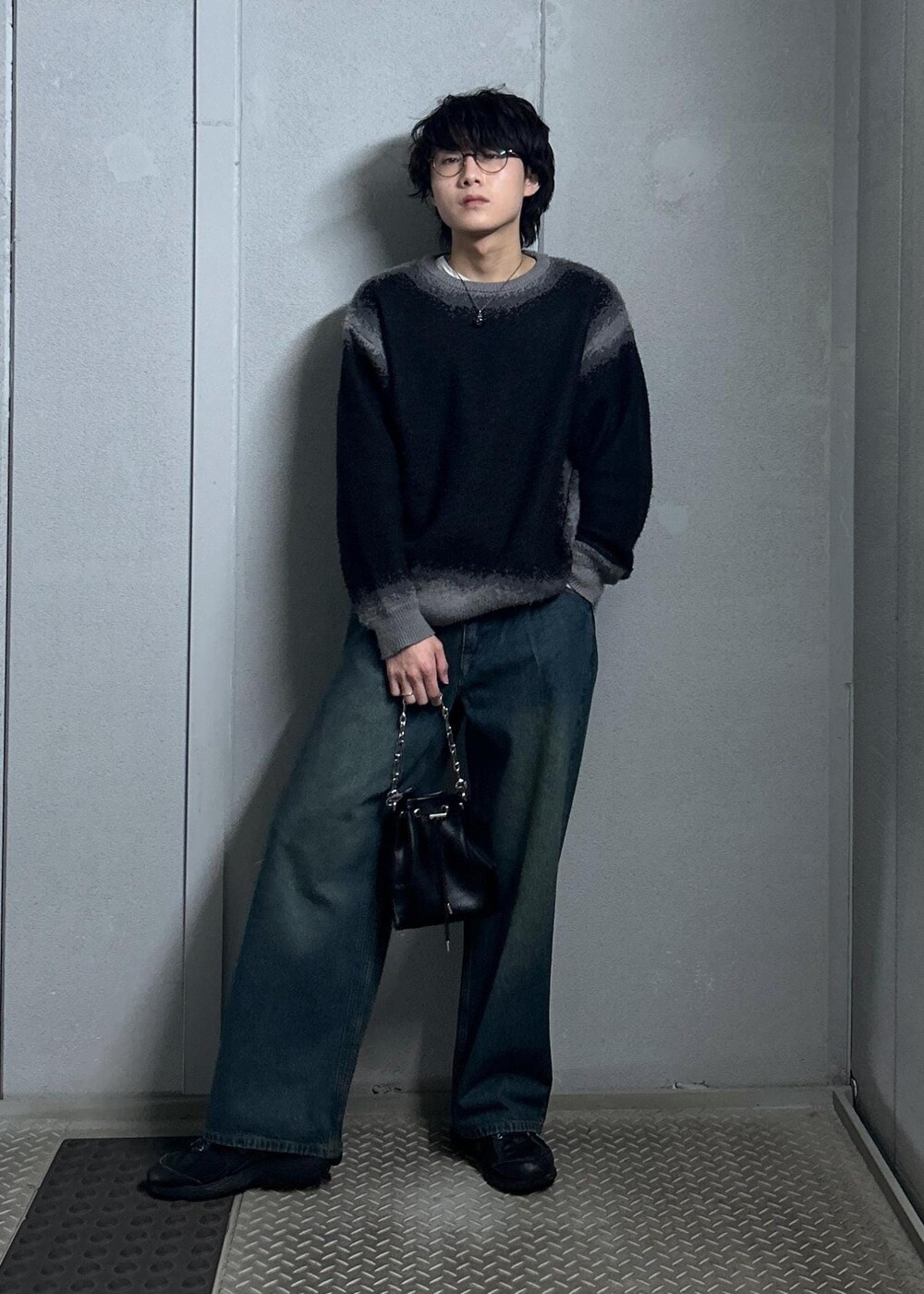 「休日コーデ、ブルゾンコーデ、デニムパンツコーデ、グラデーションニット、グラデーションニットコーデ、グランジスタイル、初冬コーデ、冬コーデ、デートコーデ、お出かけコーデ、韓国ファッション、大人カジュアル、カジュアルコーデ、きれいめコーデ、JUNRed」｜「JUNREDのジャガードコンビブルゾン（ブルゾン、ベージュ系）」を使った、しゅうしゅうさん（メンズ・173cm）の冬コーディネートの7枚目の写真
