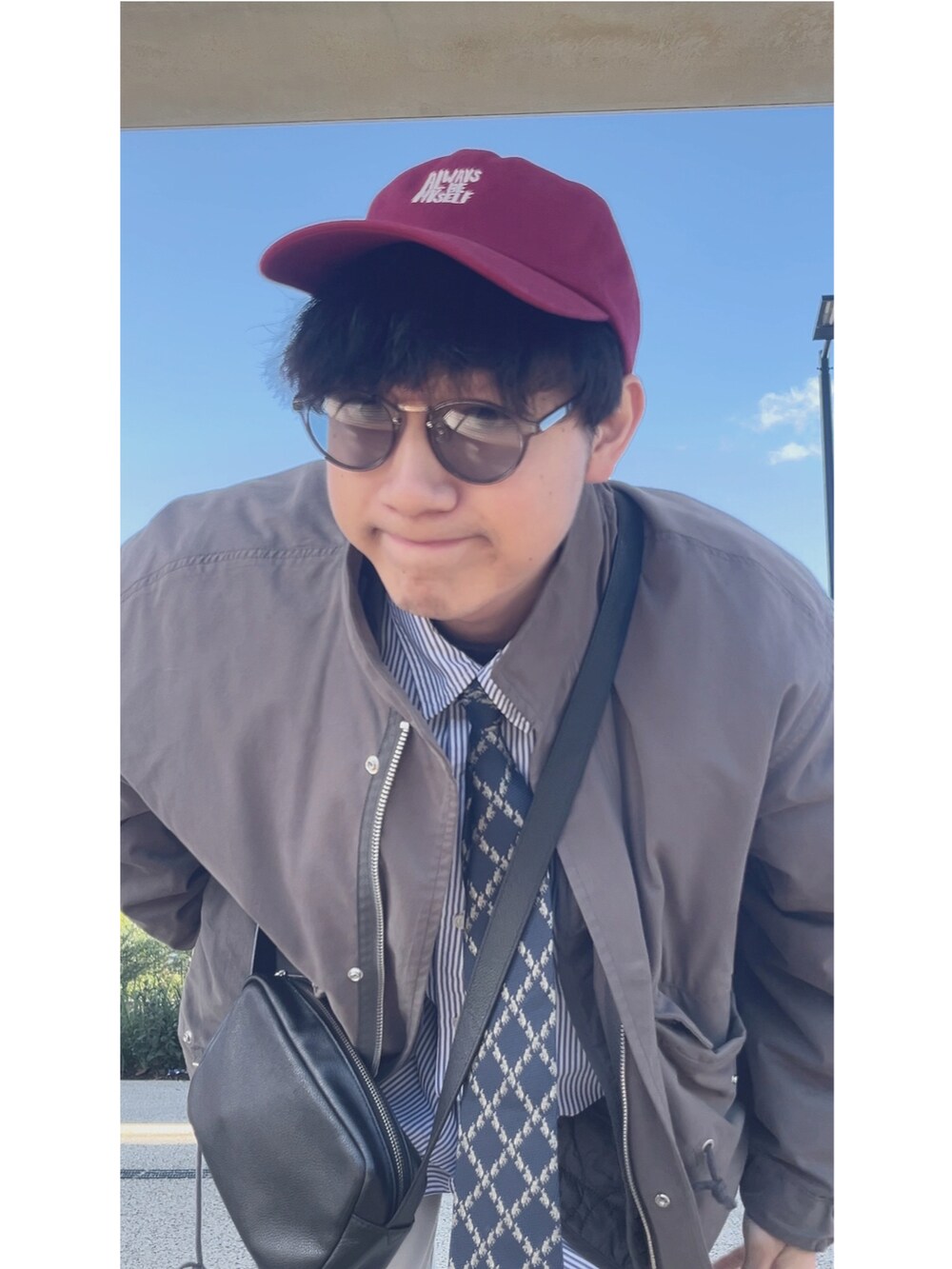 「GUのカーゴワイドパンツ(丈標準70.0～74.0cm)（カーゴパンツ、ベージュ系）」を使った、O c h i さん（メンズ・167cm）の春コーディネートの3枚目の写真