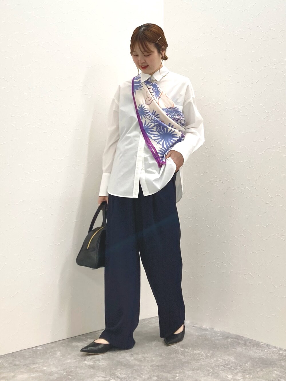「NOLLEY’Sのプリントスカーフ88(バンダナ/スカーフ、パープル系)」を使った、nol murakamiさん(レディース・152cm)の春コーディネートの5枚目の写真