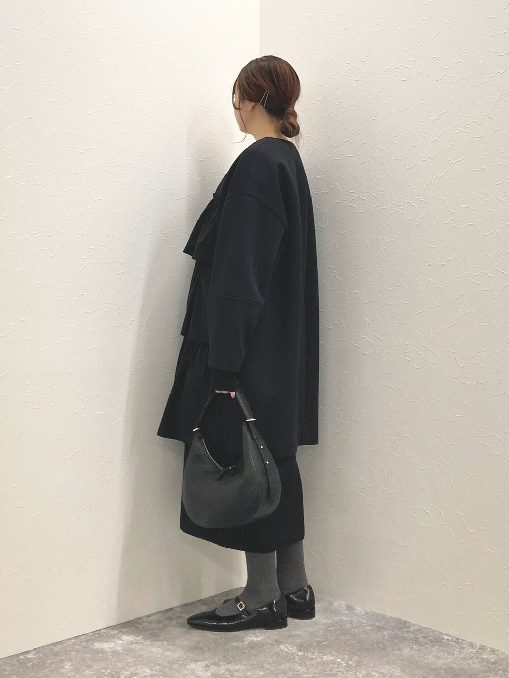 「低身長、低身長コーデ、152cm、150cm台コーデ、ラッフルフリル、ダンボールニット、ダンボール素材、ライトアウター、春コート」｜「NOLLEY’Sのウォッシャブルエアボールラッフルコート（その他アウター、ブルー系）」を使った、nol murakamiさん（レディース・152cm）の冬コーディネートの3枚目の写真