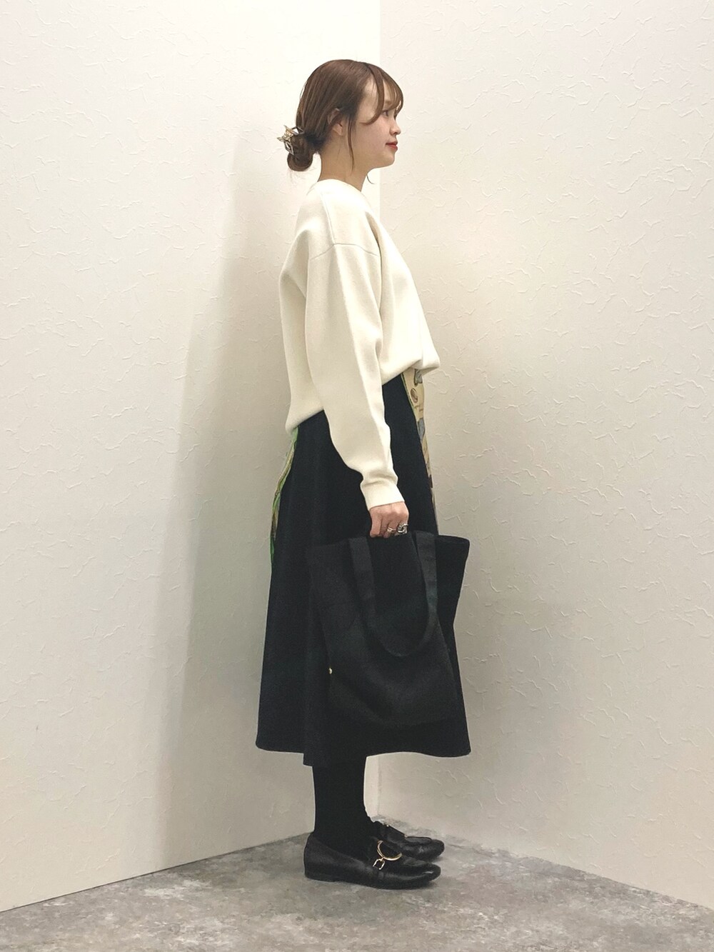 「NOLLEY’Sの《手洗い可能》スウェット風ニットプルオーバー（ニット/セーター、ホワイト系）」を使った、nol murakamiさん（レディース・152cm）の冬コーディネートの6枚目の写真
