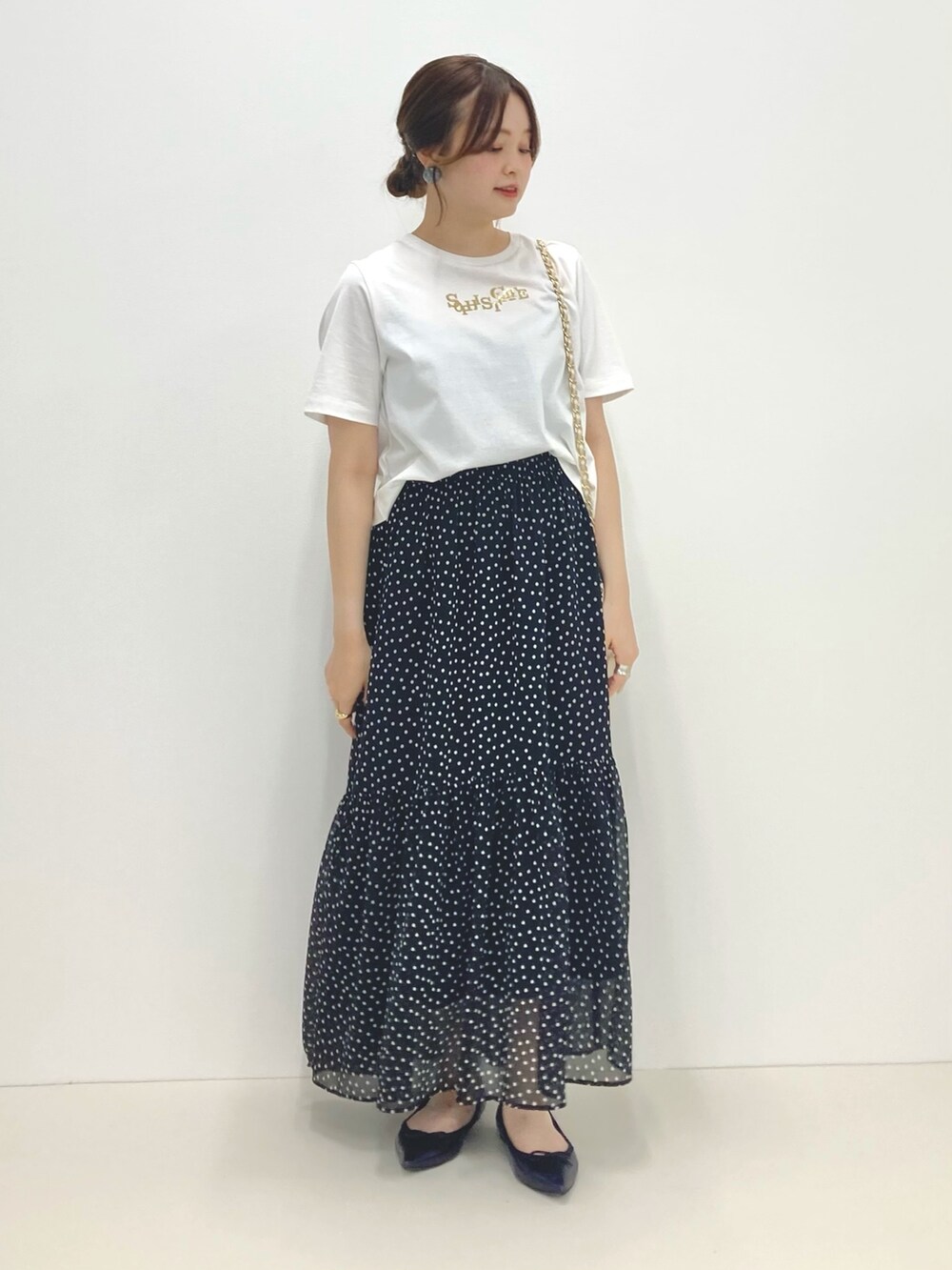 「低身長、低身長コーデ、152cm、半袖Tシャツ、ドット、フラットシューズ、ポインテッドトゥ、ティアードスカート、夏コーデ、シフォンスカート」|「NOLLEY’S Sophiの箔プリントショート丈Tシャツ(Tシャツ/カットソー、ホワイト系)」を使った、nol murakamiさん(レディース・152cm)の夏コーディネートの6枚目の写真
