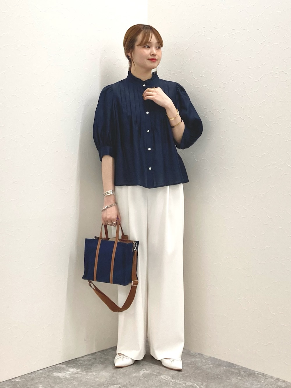 「NOLLEY’Sの《セットアップ対応》ウォッシャブルツイルイージーパンツ（その他パンツ、ホワイト系）」を使った、nol murakamiさん（レディース・152cm）の夏コーディネートの7枚目の写真