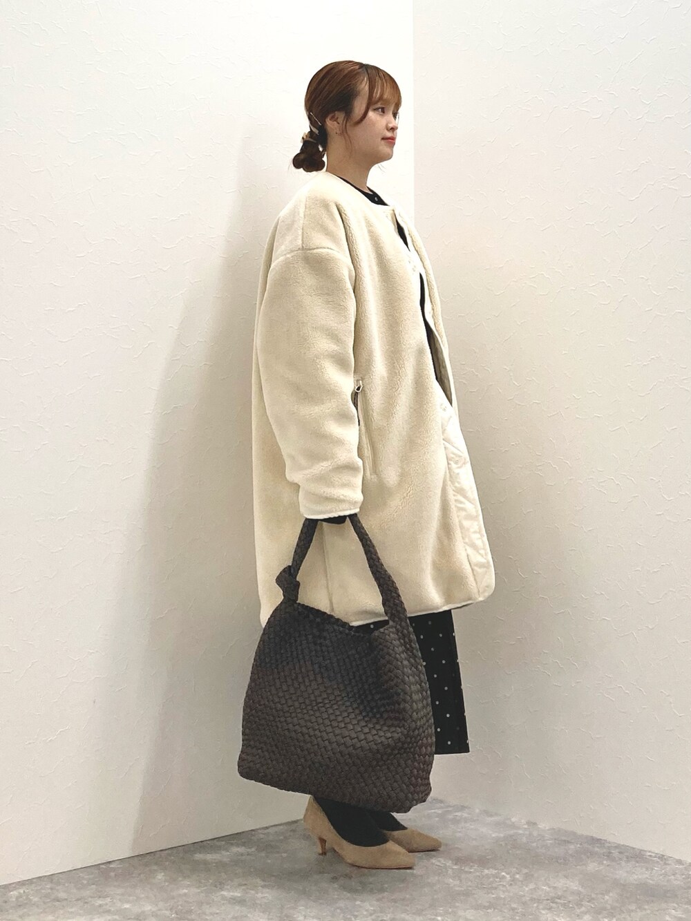 「TAIONの◇【WEB限定】【TAION/タイオン】ノーカラーボアコート(リバーシブル) 24AW（ダウンジャケット/コート、ホワイト系）」を使った、nol murakamiさん（レディース・152cm）の秋コーディネートの5枚目の写真