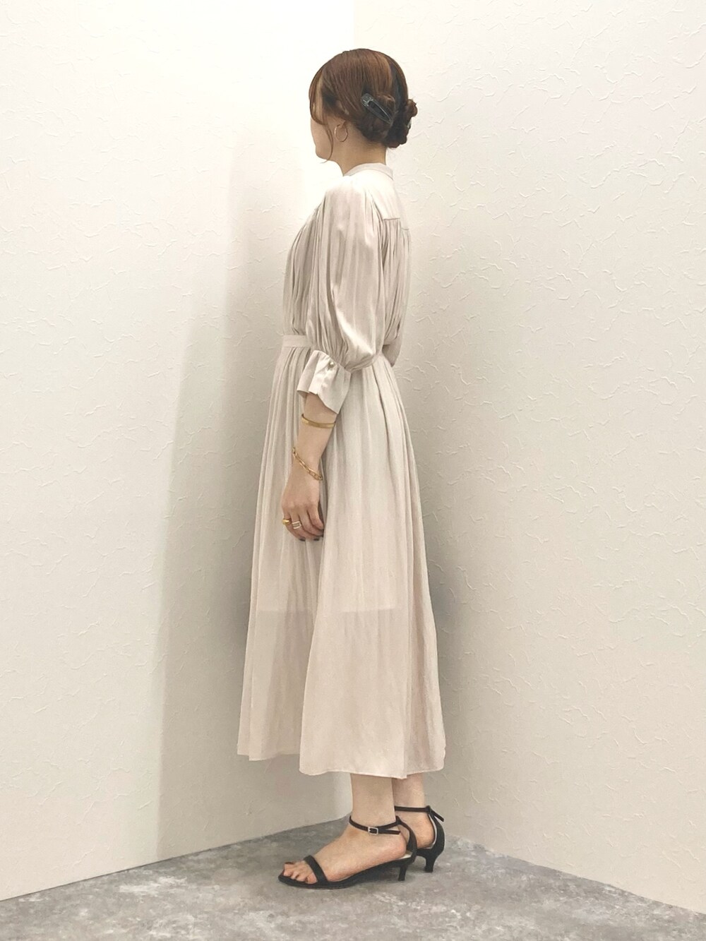 「NOLLEY’Sのウォッシャブル5分袖ギャザーワンピース（ワンピース、ベージュ系）」を使った、nol murakamiさん（レディース・152cm）の夏コーディネートの2枚目の写真