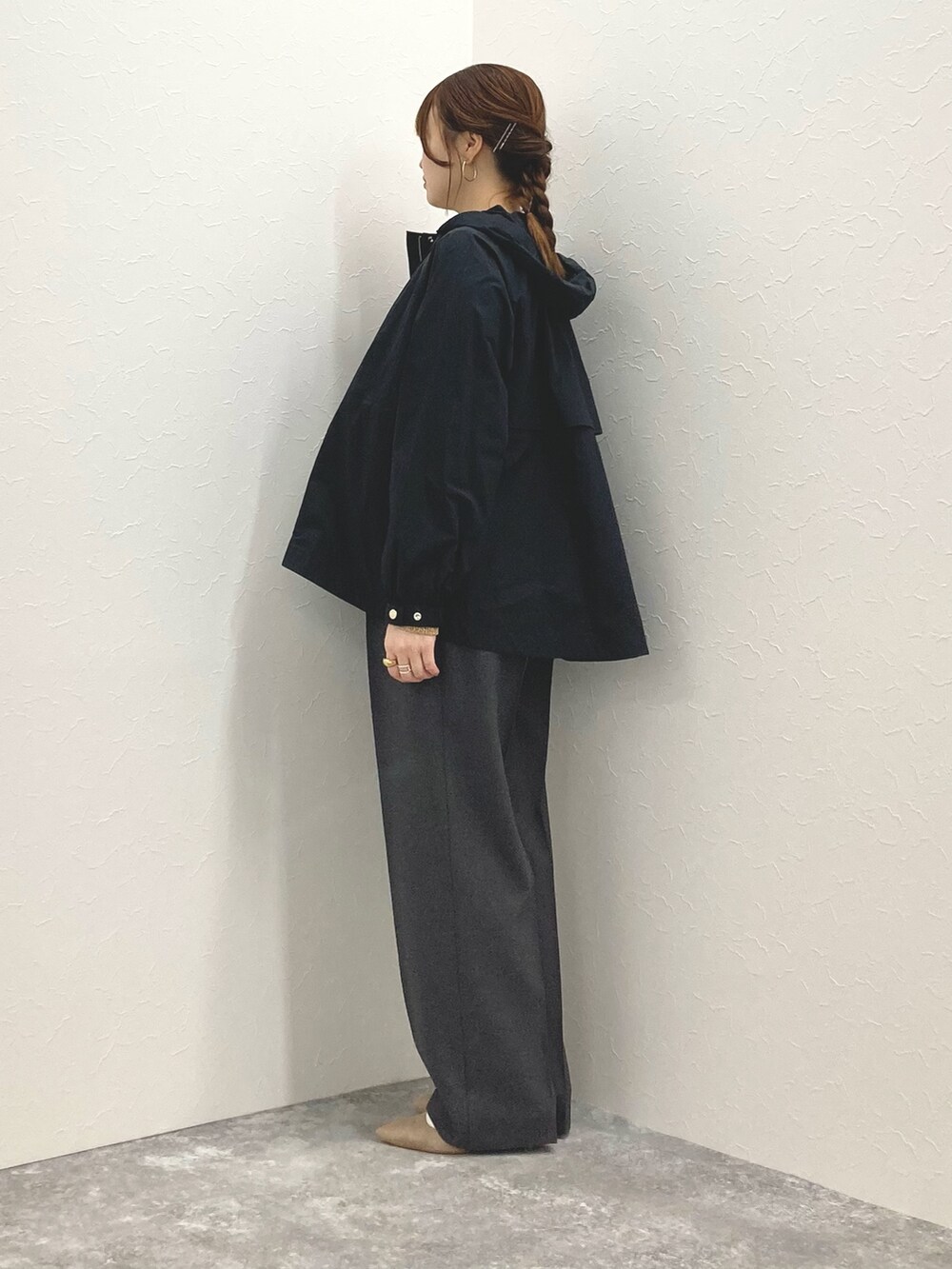「マンパ、ワイドパンツ、パンツスタイル、低身長、撥水加工、低身長コーデ、152cm、フード取り外し、マウンテパーカー、150cm台コーデ」｜「NOLLEY’Sのウォッシャブル2WAYマウンテンパーカー（マウンテンパーカー、ブルー系）」を使った、nol murakamiさん（レディース・152cm）の春コーディネートの4枚目の写真