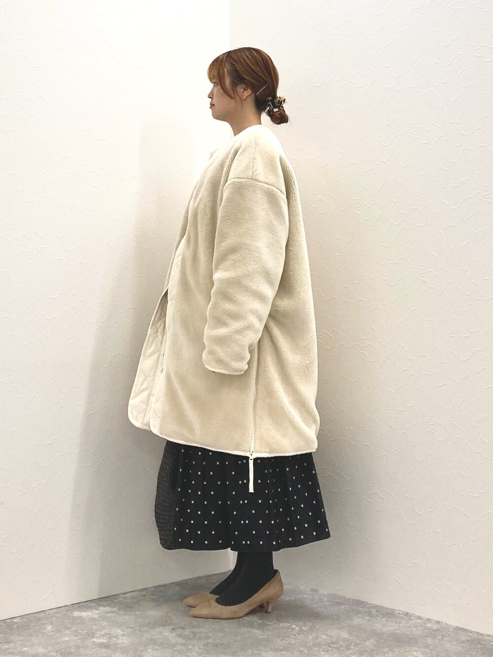 「TAIONの◇【WEB限定】【TAION/タイオン】ノーカラーボアコート(リバーシブル) 24AW（ダウンジャケット/コート、ホワイト系）」を使った、nol murakamiさん（レディース・152cm）の秋コーディネートの3枚目の写真