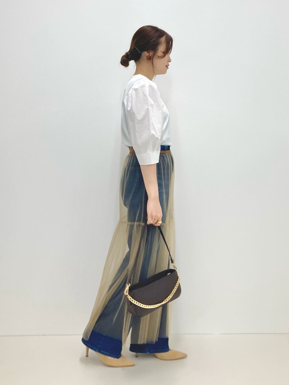 「低身長、低身長コーデ、152cm、デニム、Tシャツ、レイヤードスタイル、チュールスカート、大人カジュアル、パンツスタイル、異素材トップス」｜「NOLLEY’Sの袖布帛プルオーバーカットソー（Tシャツ/カットソー、ホワイト系）」を使った、nol murakamiさん（レディース・152cm）の夏コーディネートの5枚目の写真