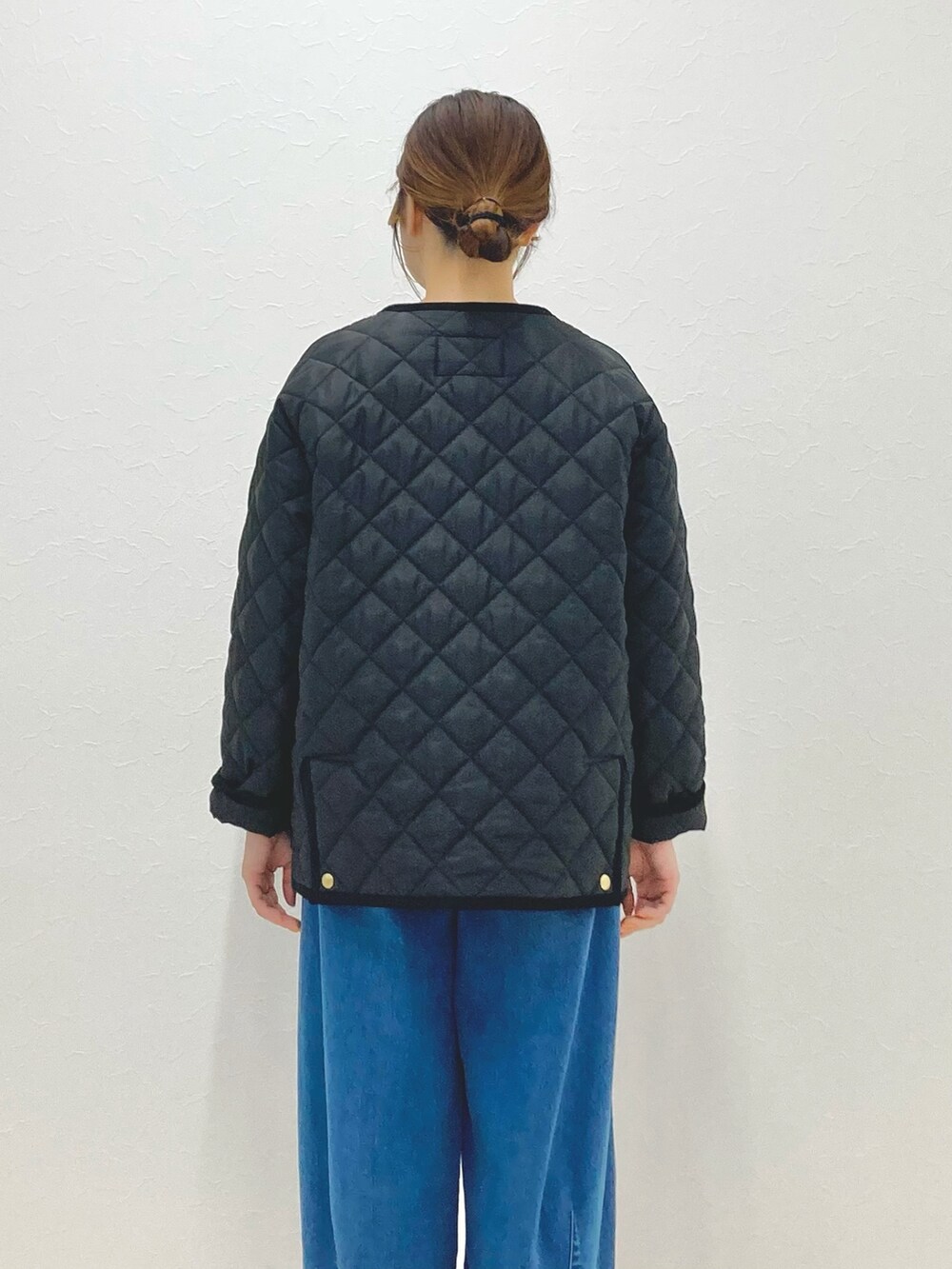 「低身長、低身長コーデ、152cm、キルティングジャケット、ショートアウター、中綿アウター、中綿ジャケット、Traditional Weatherwear、ブラック、カジュアルコーデ、フードアウター」｜「NOLLEY’Sの【TRADITIONAL WEATHERWEAR】ARKLEY MID A-LINEノーリーズ別注（ブルゾン、ブラック系）」を使った、nol murakamiさん（レディース・152cm）の夏コーディネートの7枚目の写真