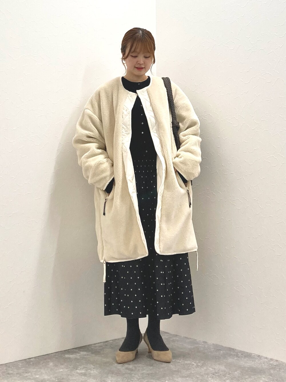 「TAIONの◇【WEB限定】【TAION/タイオン】ノーカラーボアコート(リバーシブル) 24AW（ダウンジャケット/コート、ホワイト系）」を使った、nol murakamiさん（レディース・152cm）の秋コーディネートの6枚目の写真
