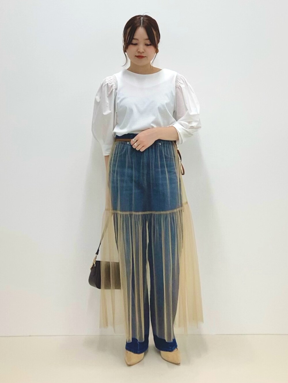 「低身長、低身長コーデ、152cm、デニム、Tシャツ、レイヤードスタイル、チュールスカート、大人カジュアル、パンツスタイル、異素材トップス」｜「NOLLEY’Sの袖布帛プルオーバーカットソー（Tシャツ/カットソー、ホワイト系）」を使った、nol murakamiさん（レディース・152cm）の夏コーディネートの7枚目の写真
