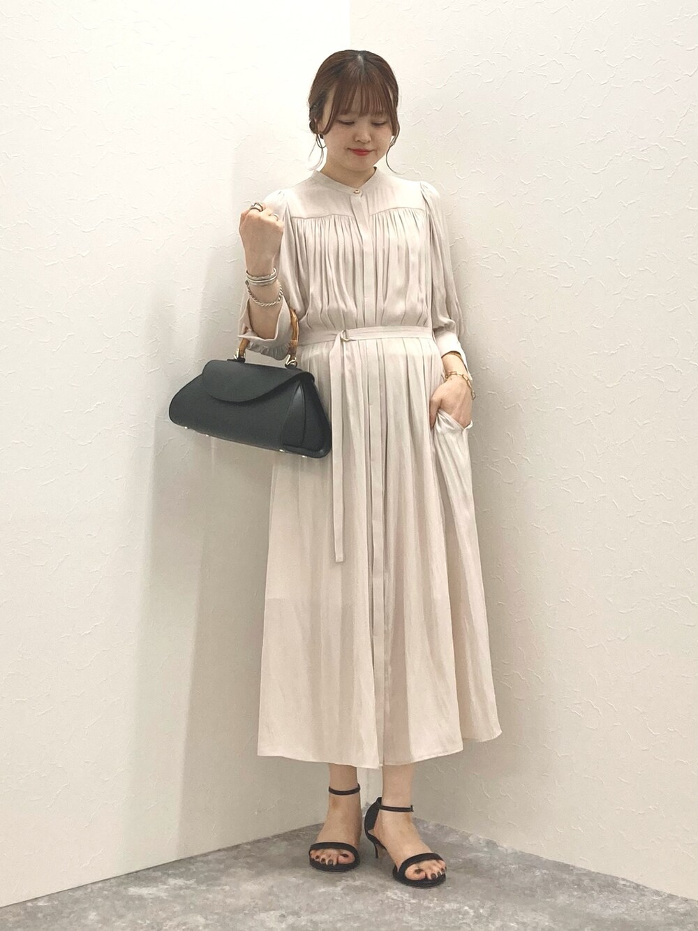 「NOLLEY’Sのウォッシャブル5分袖ギャザーワンピース（ワンピース、ベージュ系）」を使った、nol murakamiさん（レディース・152cm）の夏コーディネートの5枚目の写真