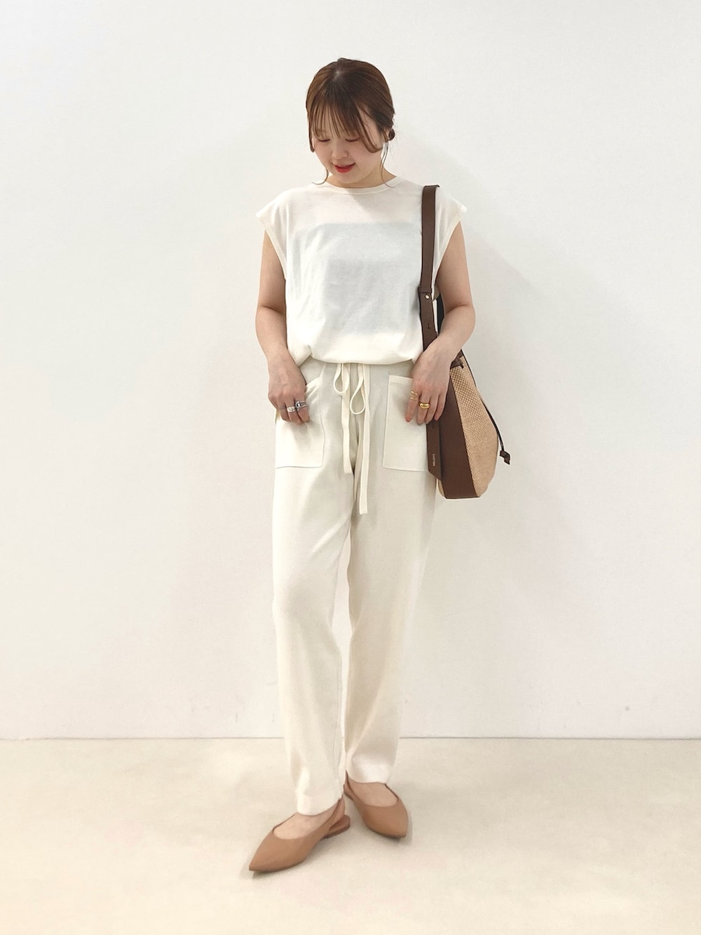 「Rie Millerの《セットアップ対応》《手洗い可能》細見えニットオールインワン（つなぎ/オールインワン、ホワイト系）」を使った、nol murakamiさん（レディース・152cm）の冬コーディネートの5枚目の写真