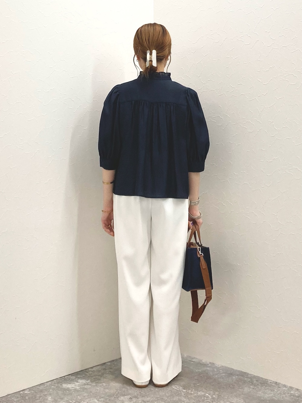 「NOLLEY’Sの《セットアップ対応》ウォッシャブルツイルイージーパンツ（その他パンツ、ホワイト系）」を使った、nol murakamiさん（レディース・152cm）の夏コーディネートの5枚目の写真