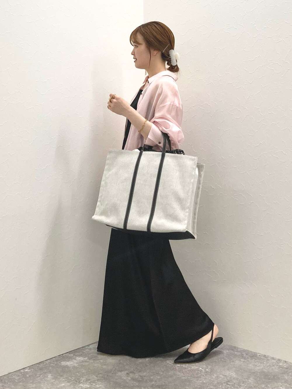 「NOLLEY’Sの◇【WEB限定】デザインサテンバイアスタイトスカート（スカート、ブラック系）」を使った、nol murakamiさん（レディース・152cm）の夏コーディネートの8枚目の写真