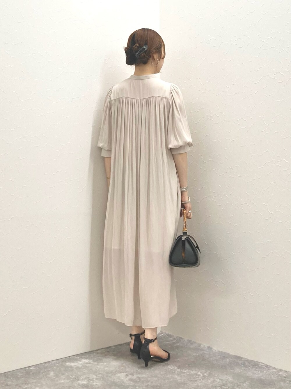 「NOLLEY’Sのウォッシャブル5分袖ギャザーワンピース（ワンピース、ベージュ系）」を使った、nol murakamiさん（レディース・152cm）の夏コーディネートの7枚目の写真