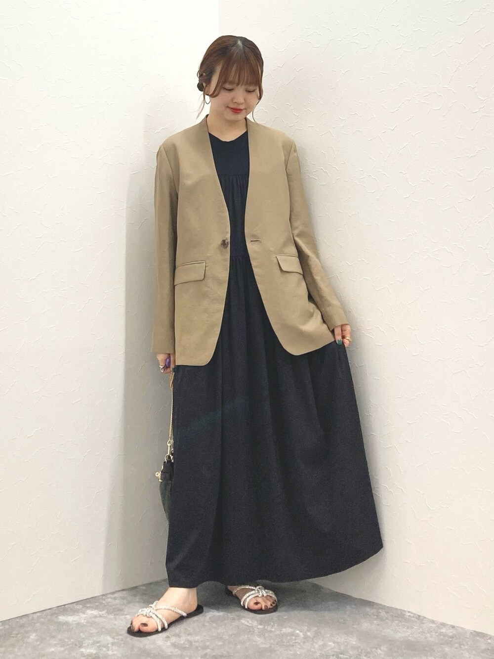 「Rie Millerのウォッシャブルノーカラージャケット（ノーカラージャケット、ベージュ系）」を使った、nol murakamiさん（レディース・152cm）の夏コーディネートの6枚目の写真