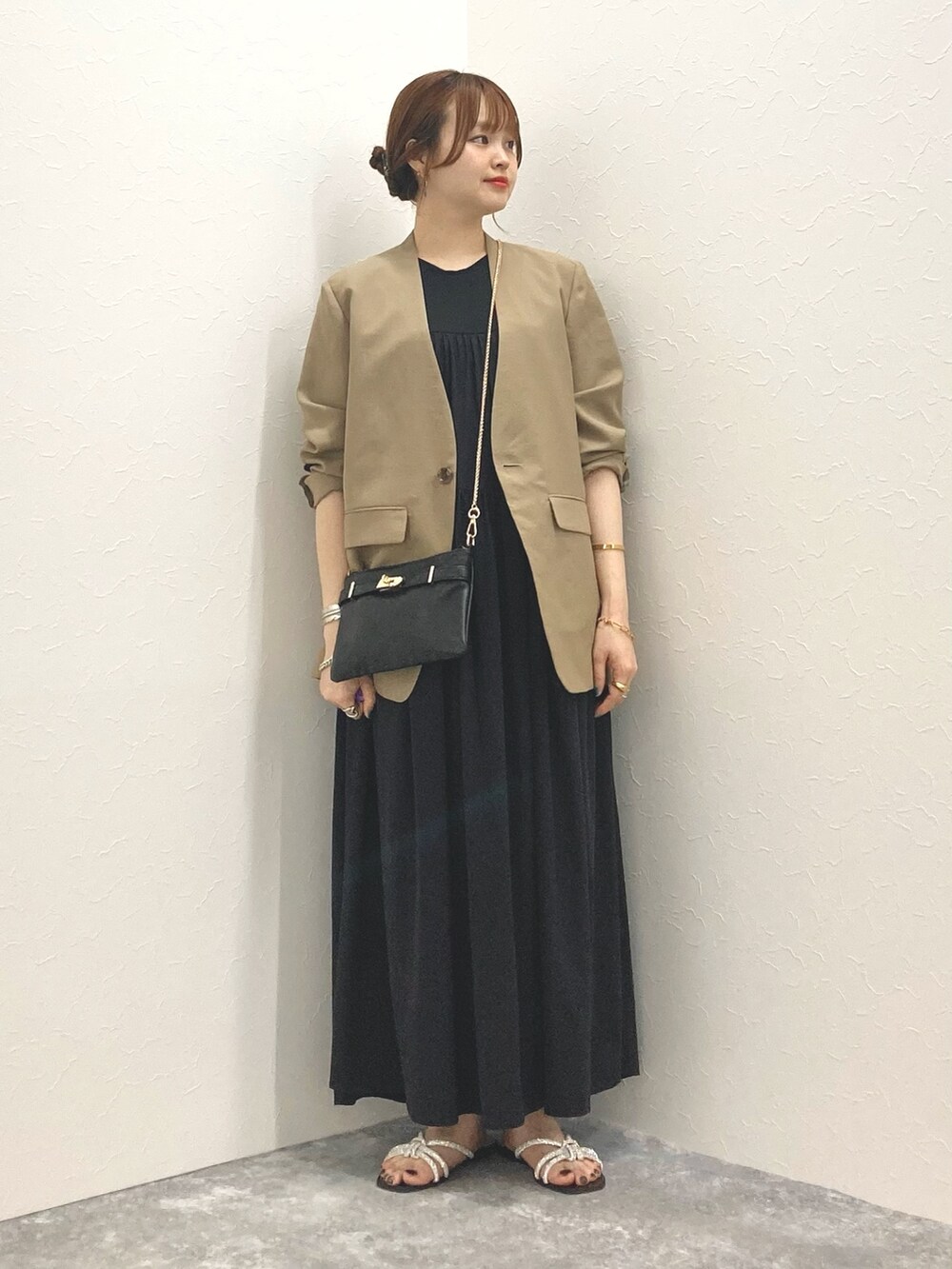 「Rie Millerのウォッシャブルノーカラージャケット（ノーカラージャケット、ベージュ系）」を使った、nol murakamiさん（レディース・152cm）の夏コーディネートの2枚目の写真