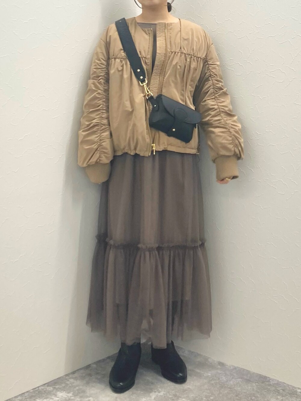 「低身長、低身長コーデ、152cm、ブルゾン、ダウンブルゾン、ギャザーブルゾン、スカートスタイル、チュールスカート、ロングスカート、ロングブーツ」｜「NOLLEY’Sの◇【WEB限定】ノーカラーダウンブルゾン（ダウンジャケット/コート、ベージュ系）」を使った、nol murakamiさん（レディース・152cm）の秋コーディネートの5枚目の写真