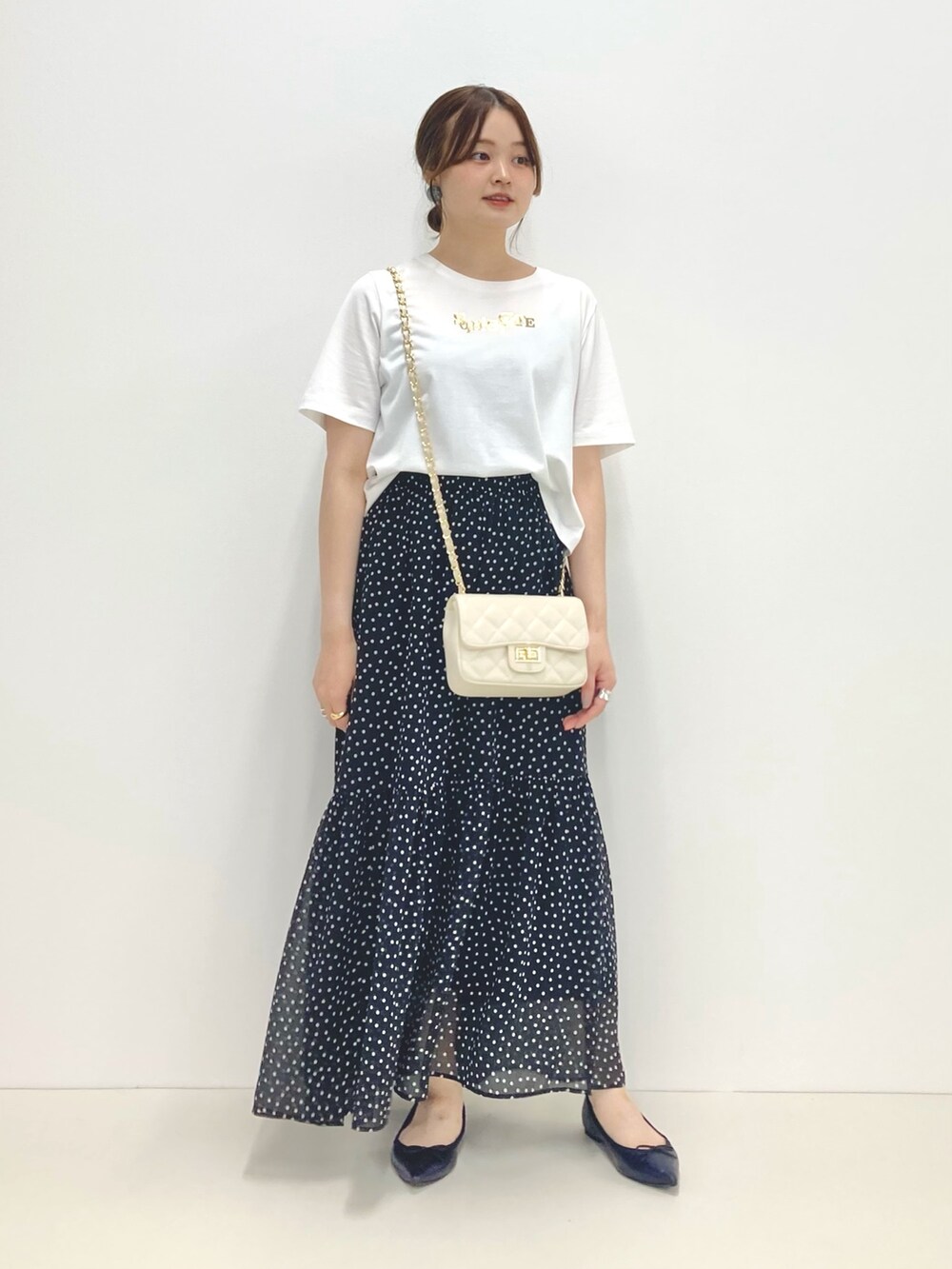 「低身長、低身長コーデ、152cm、半袖Tシャツ、ドット、フラットシューズ、ポインテッドトゥ、ティアードスカート、夏コーデ、シフォンスカート」|「NOLLEY’S Sophiの箔プリントショート丈Tシャツ(Tシャツ/カットソー、ホワイト系)」を使った、nol murakamiさん(レディース・152cm)の夏コーディネートの5枚目の写真