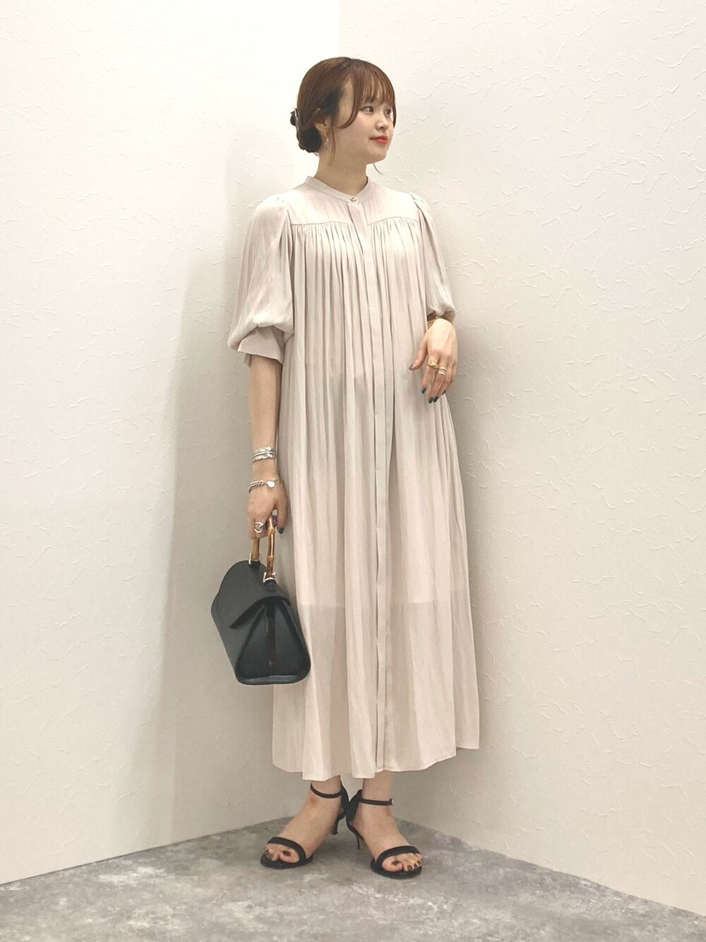 「NOLLEY’Sのウォッシャブル5分袖ギャザーワンピース（ワンピース、ベージュ系）」を使った、nol murakamiさん（レディース・152cm）の夏コーディネートの6枚目の写真